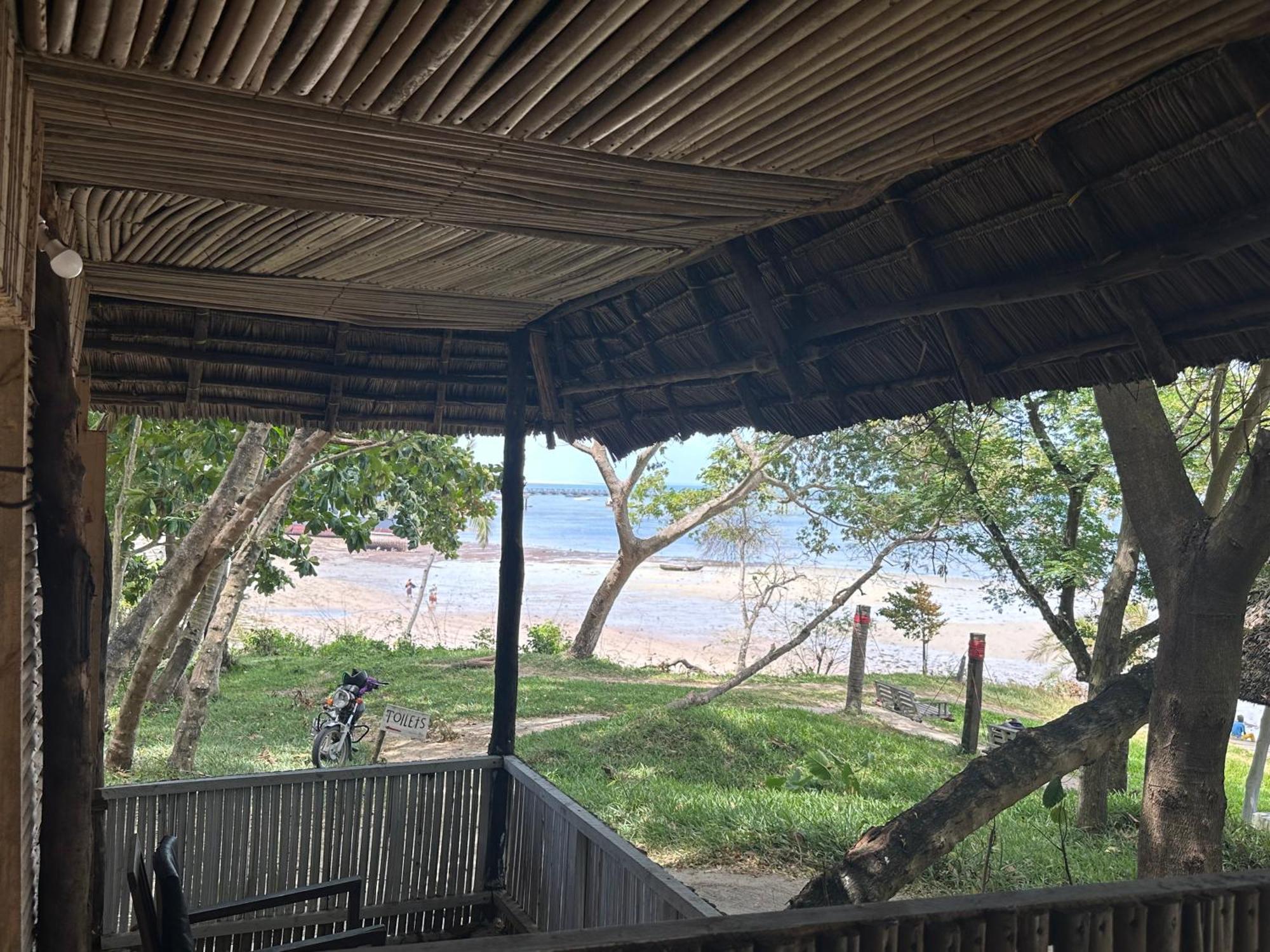 Maweni Beach Bungalows Kilindoni Buitenkant foto